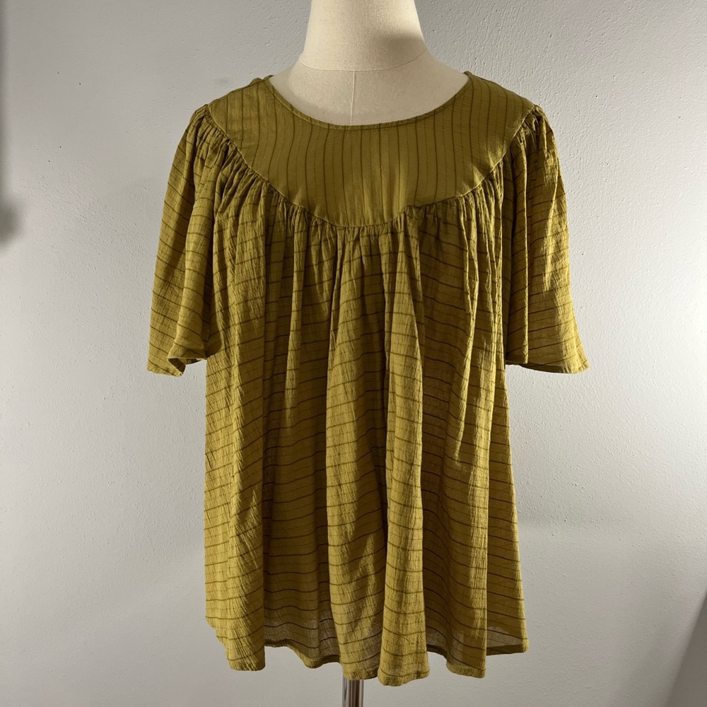 This cute shirt is from Universal Thread and never been worn and new with tags❤️